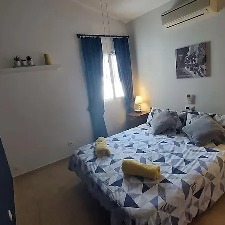 Immaculate 2 Bed 2 Bath & Pool For 4 빌라 *
