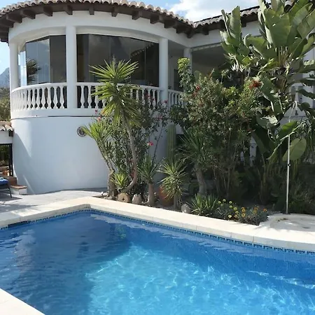 Immaculate 2 Bed 2 Bath & Pool For 4 빌라 *