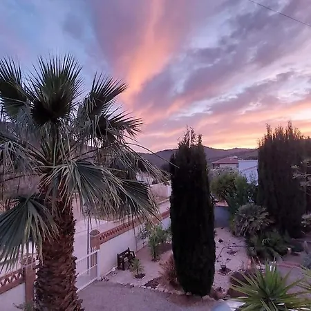 Immaculate 2 Bed 2 Bath & Pool For 4 *